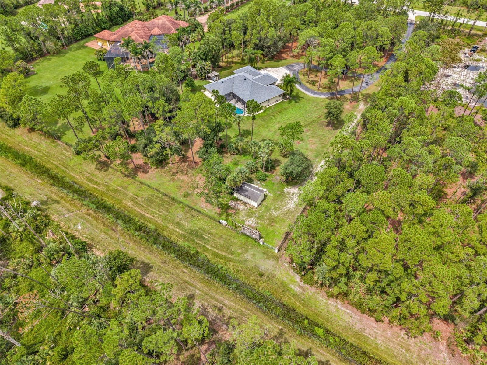 3605 TROPICAIRE BLVD