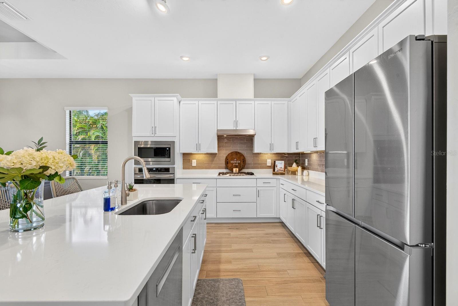 4914 LIGHTHOUSE BAY LN
