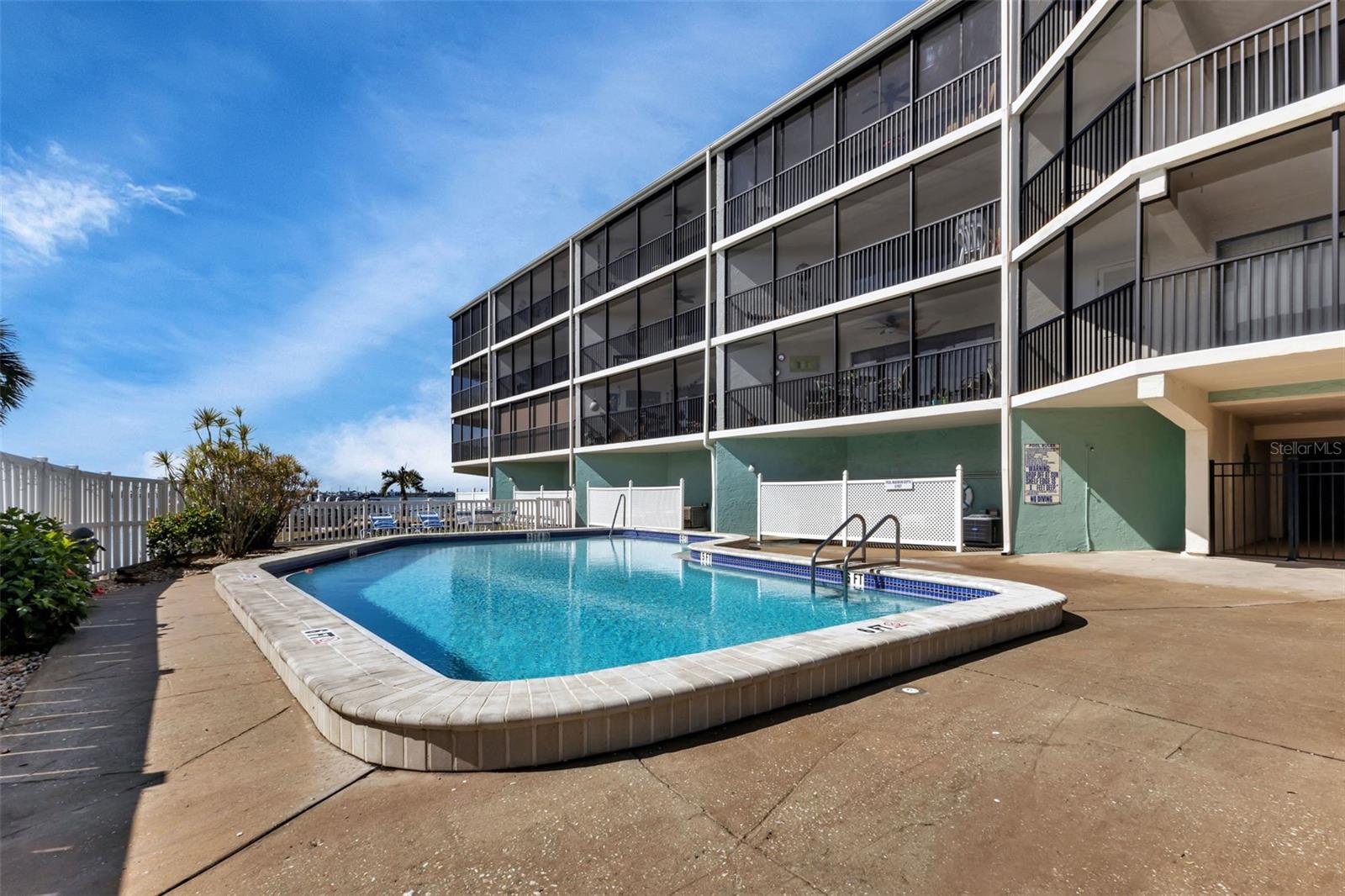 53 W BAY HEIGHTS AVE #307