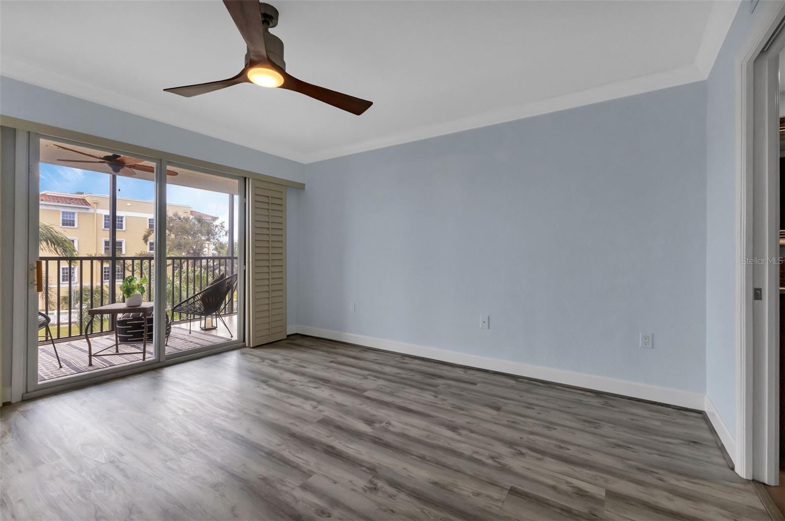 53 W BAY HEIGHTS AVE #307