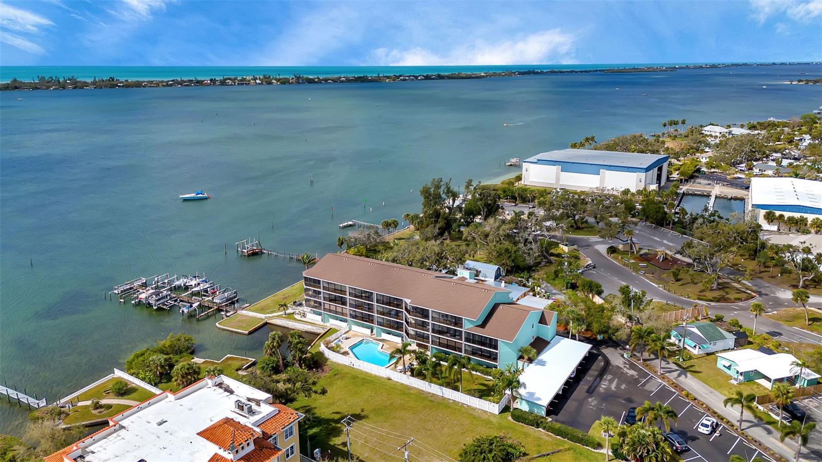 53 W BAY HEIGHTS AVE #307