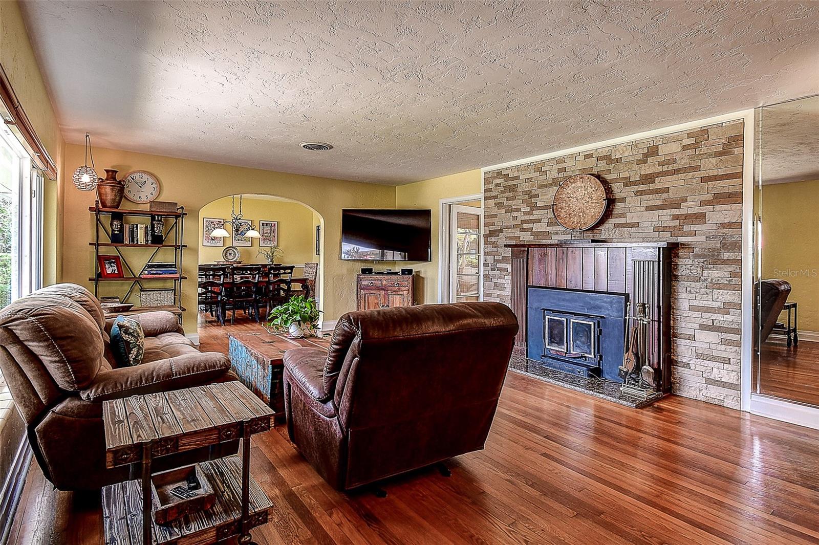 401 32ND STREET WEST