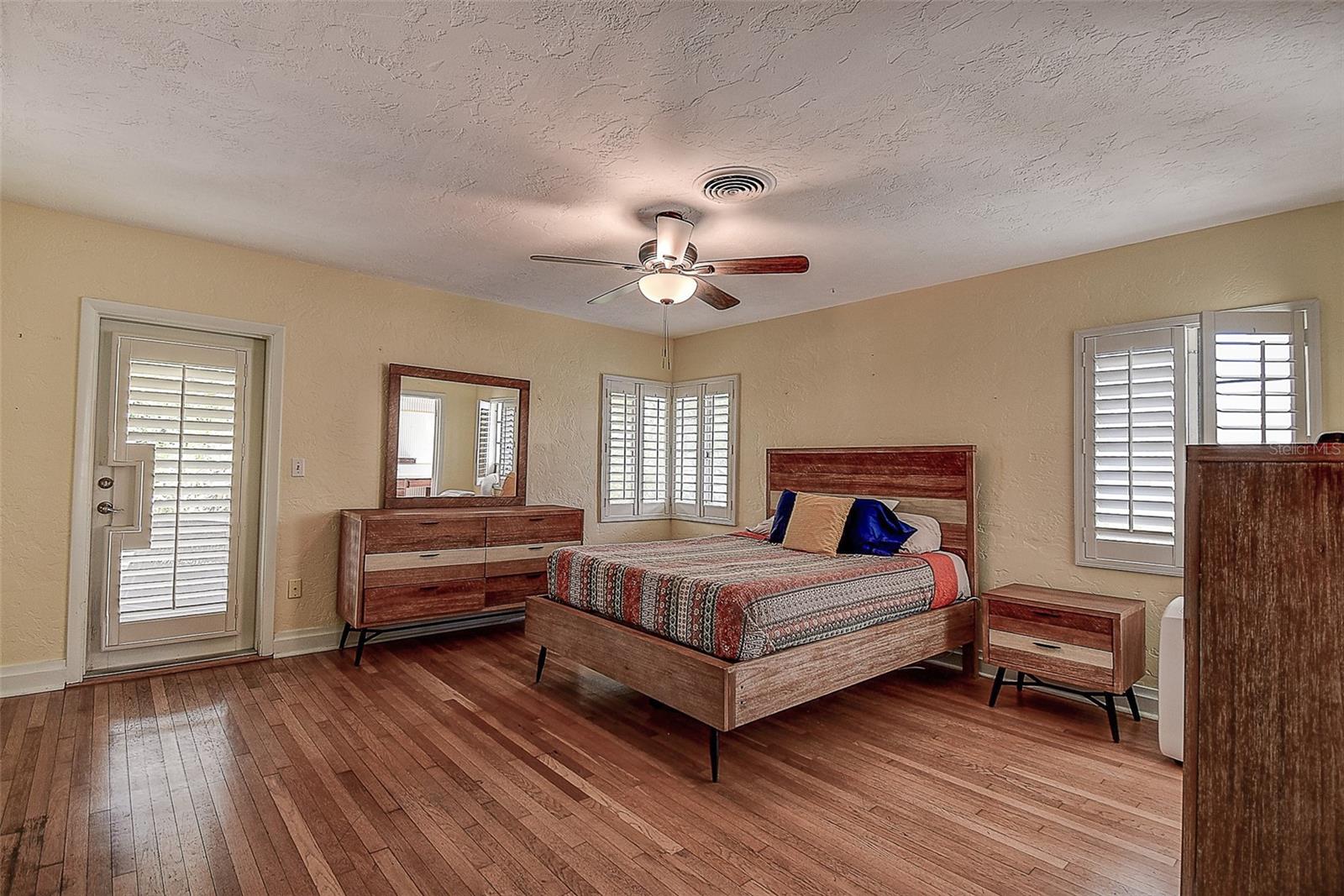 401 32ND STREET WEST