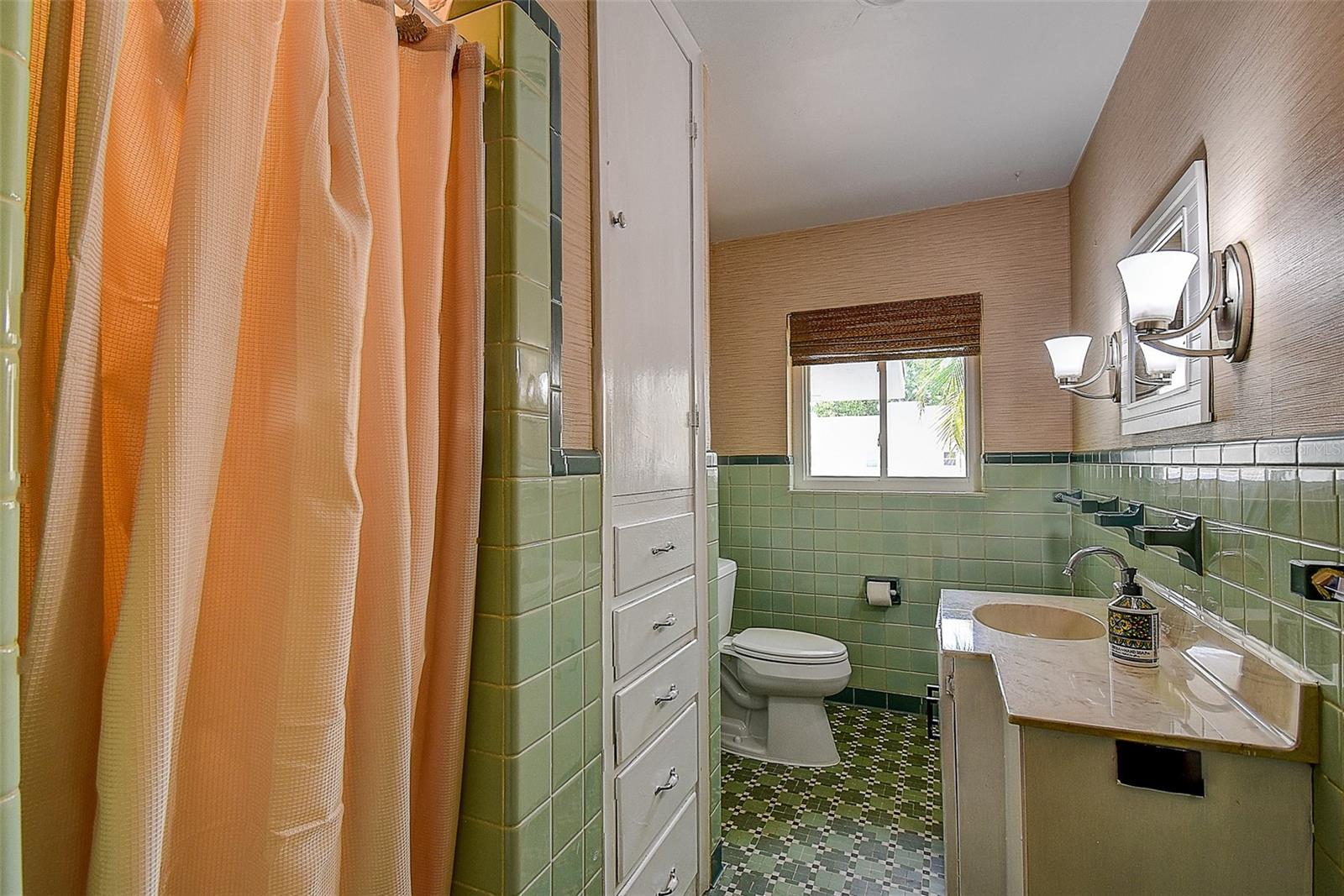 401 32ND STREET WEST