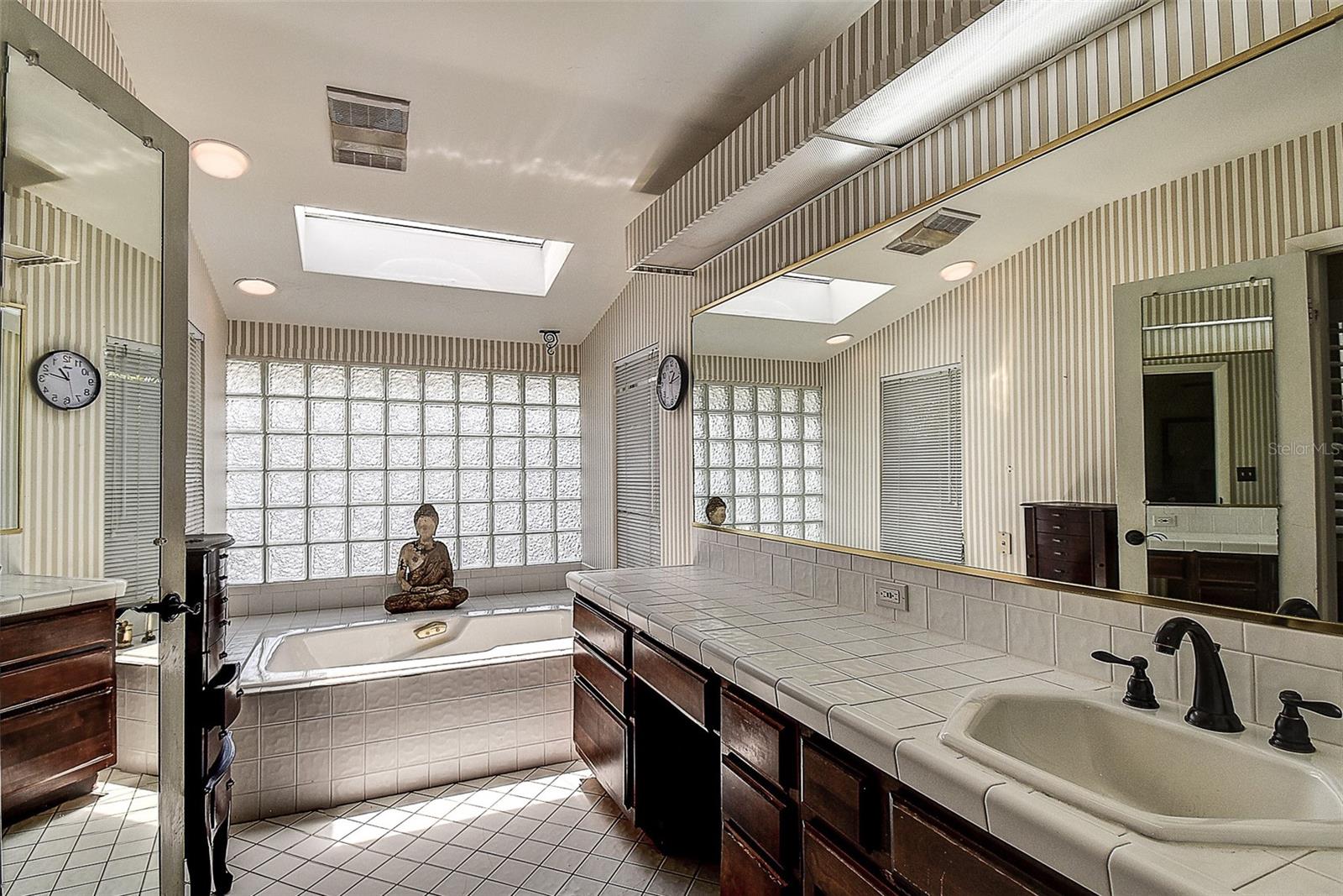 401 32ND STREET WEST