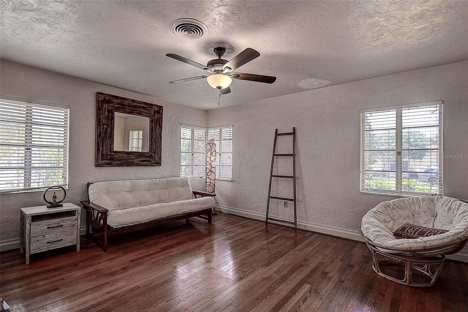 401 32ND STREET WEST