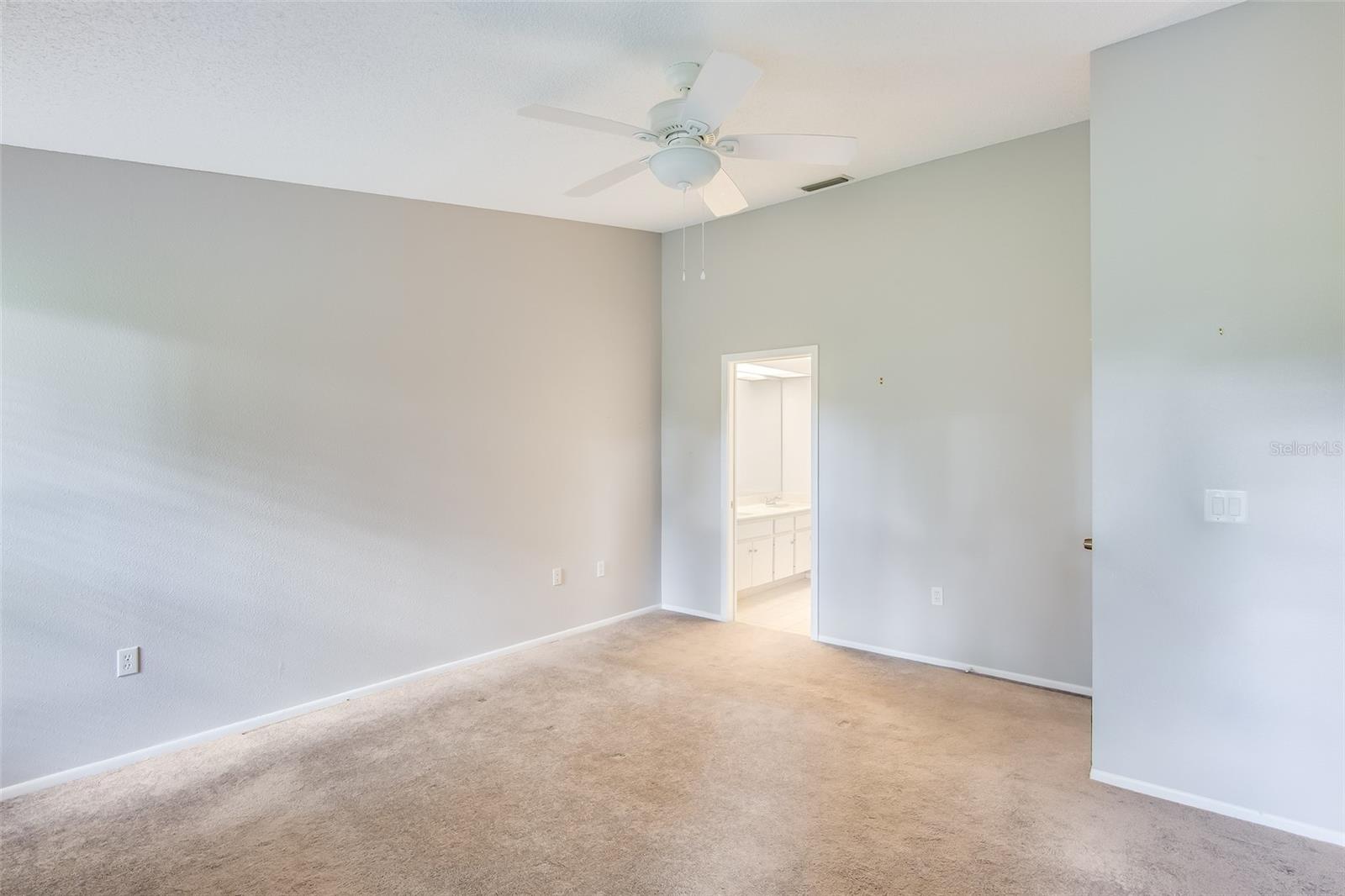 5723 GARDEN LAKES DR