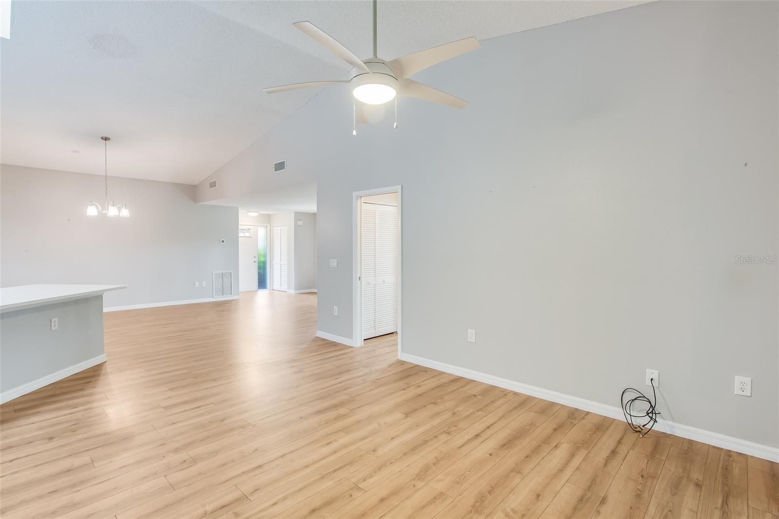 5723 GARDEN LAKES DR