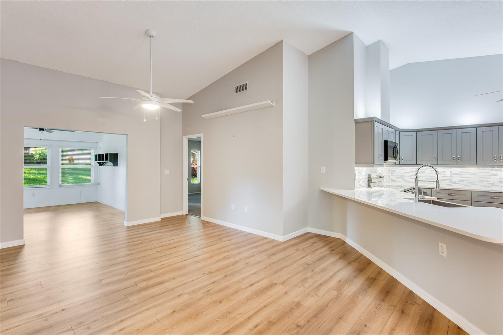 5723 GARDEN LAKES DR