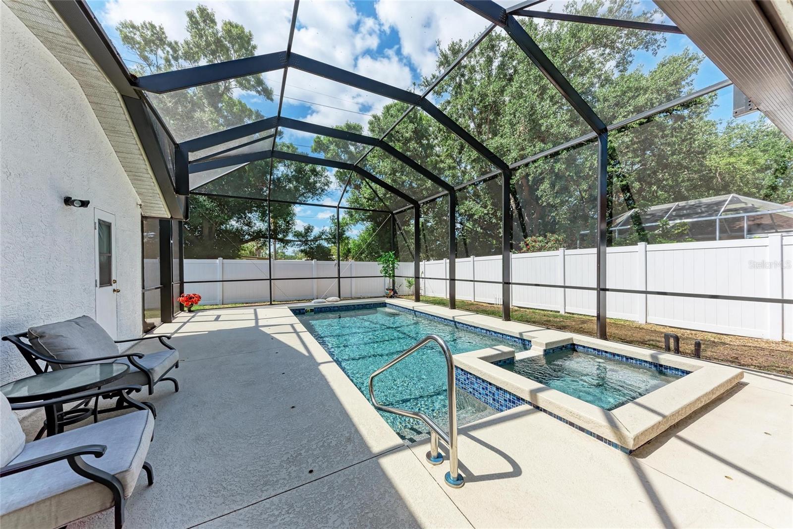 5766 STONE POINTE DR