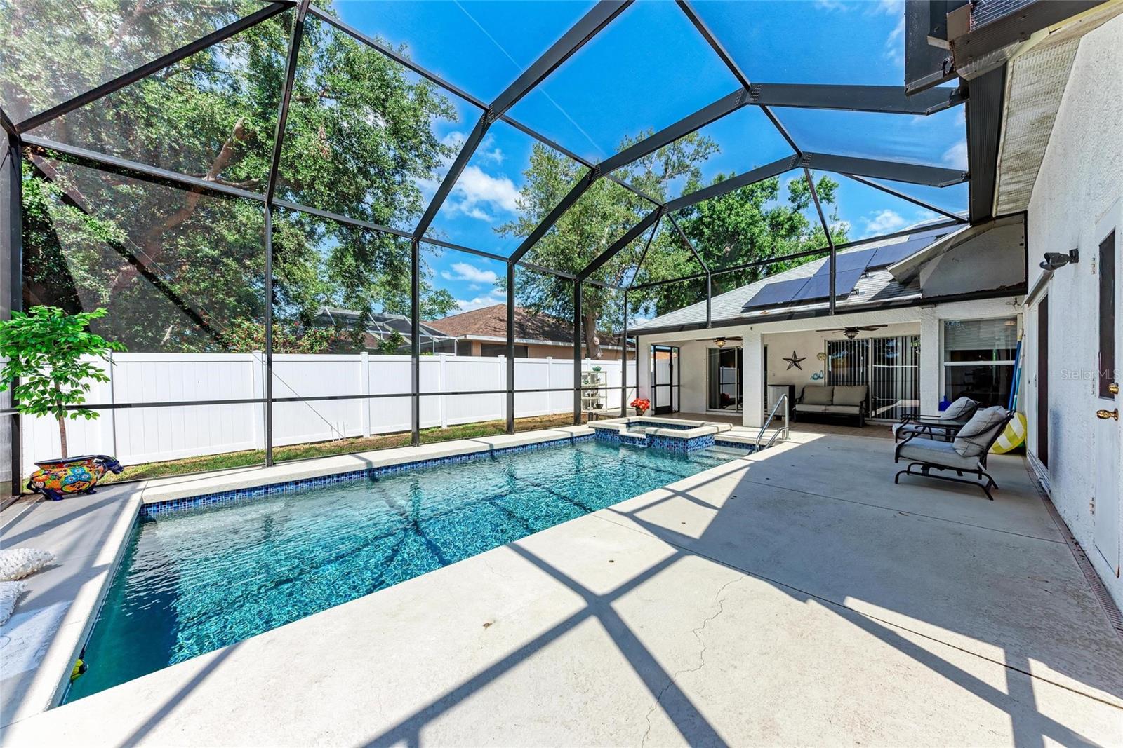 5766 STONE POINTE DR