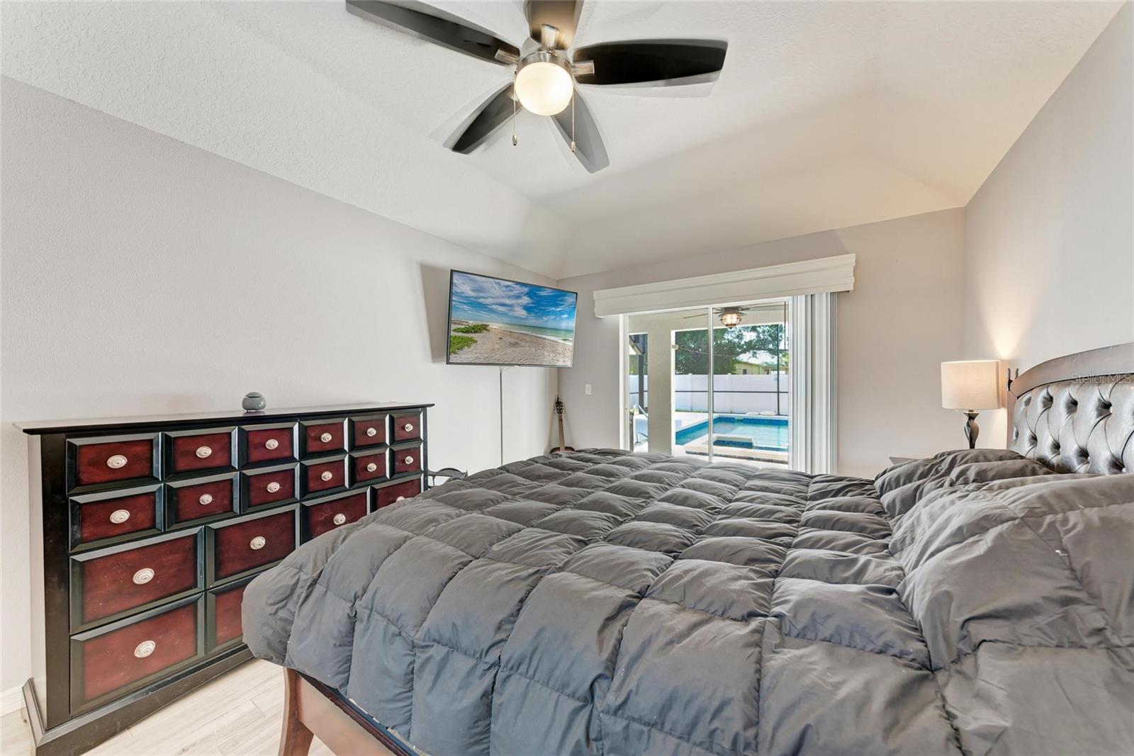 5766 STONE POINTE DR