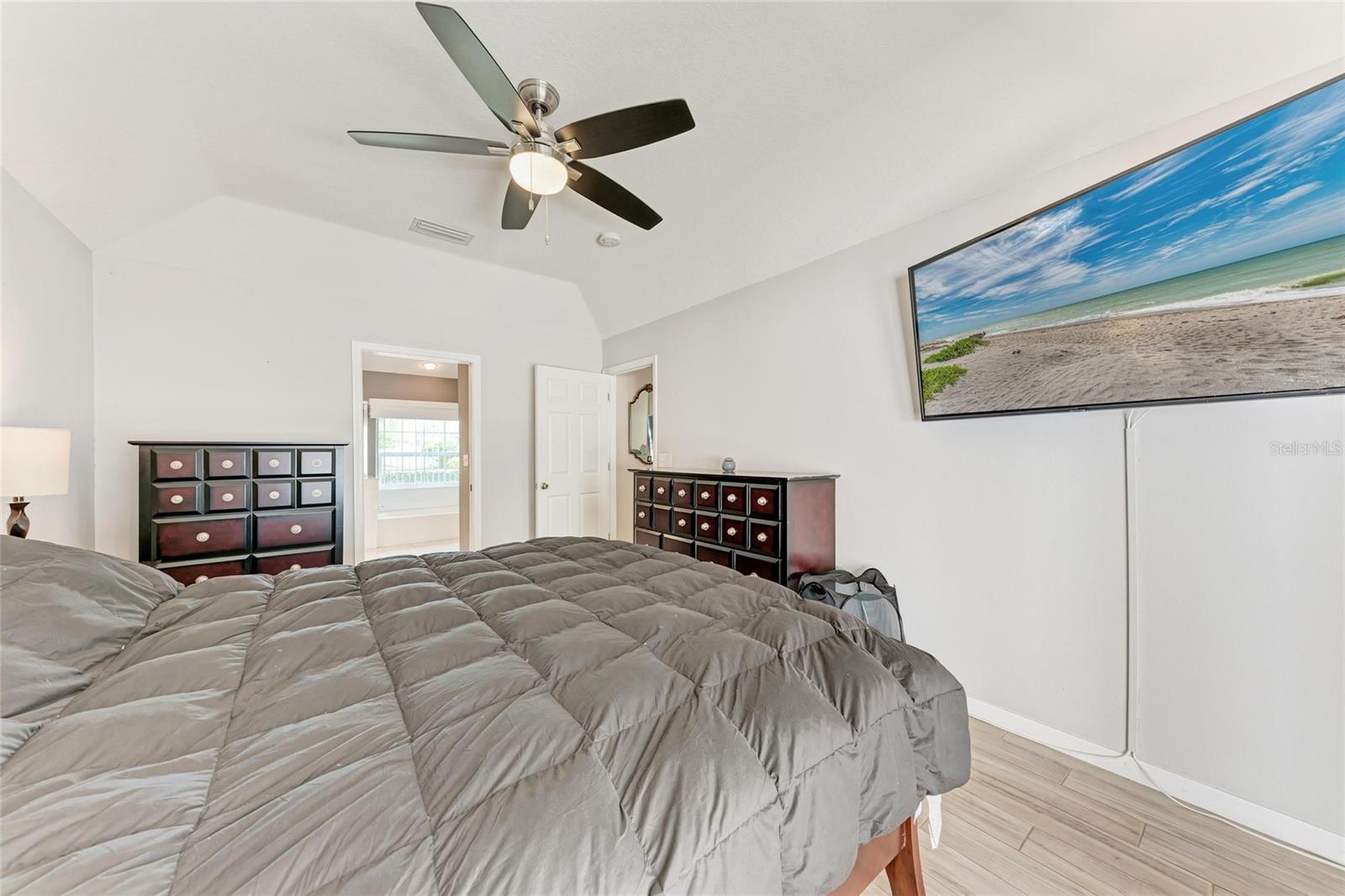 5766 STONE POINTE DR