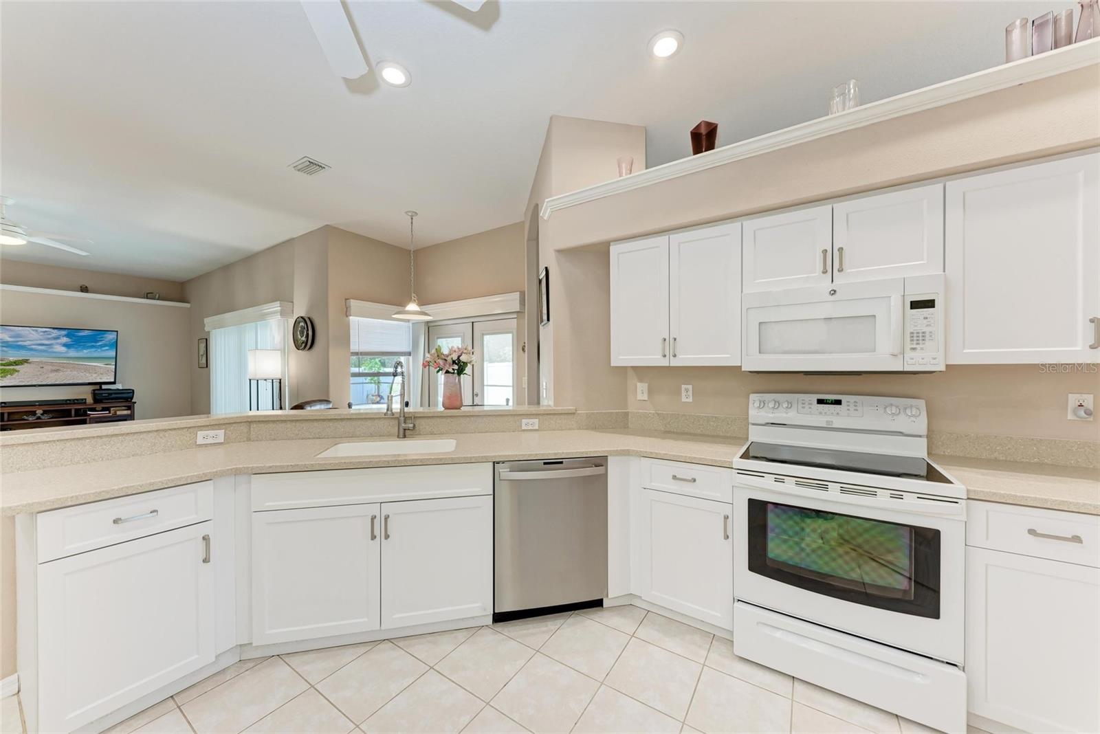 5766 STONE POINTE DR