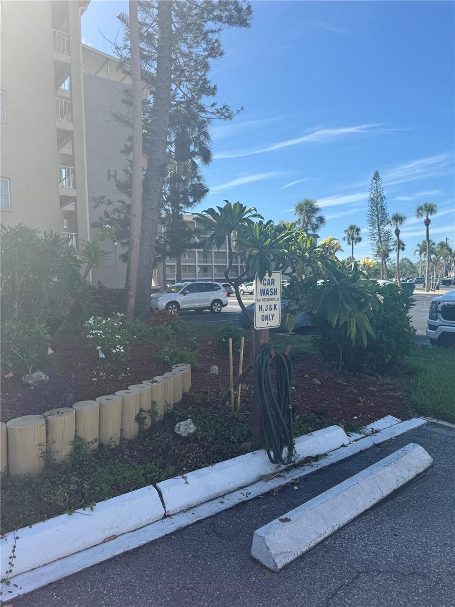 3697 LAKE BAYSHORE DR #H-109