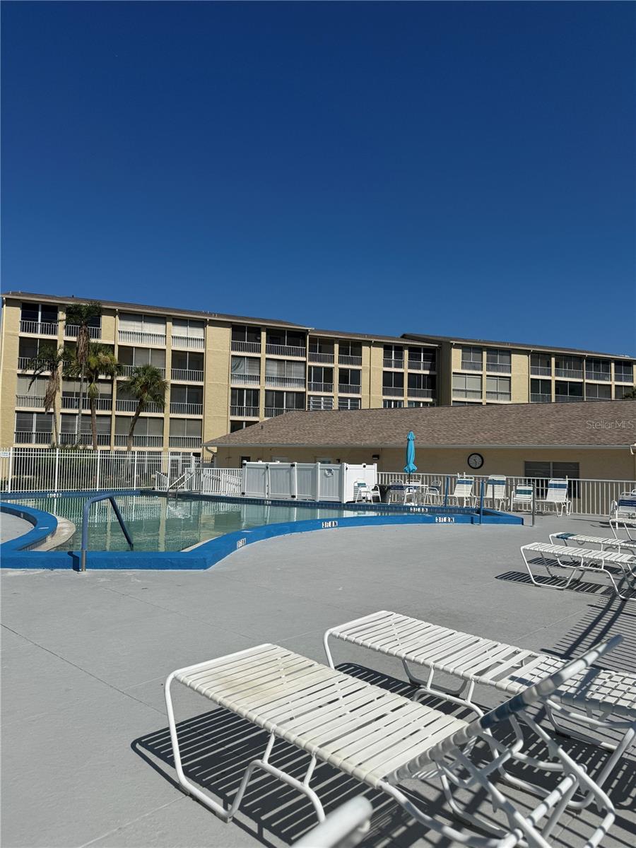 3697 LAKE BAYSHORE DR #H-109