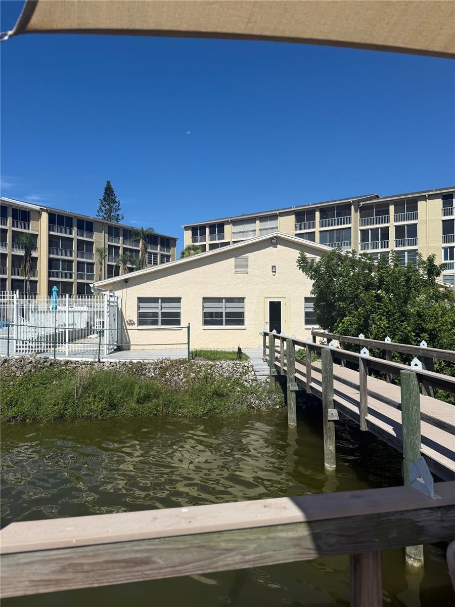 3697 LAKE BAYSHORE DR #H-109