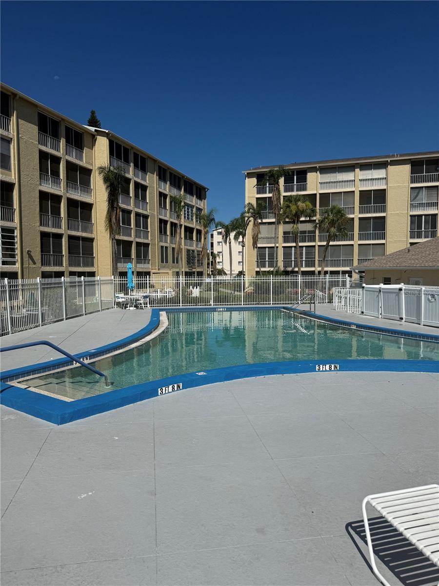 3697 LAKE BAYSHORE DR #H-109