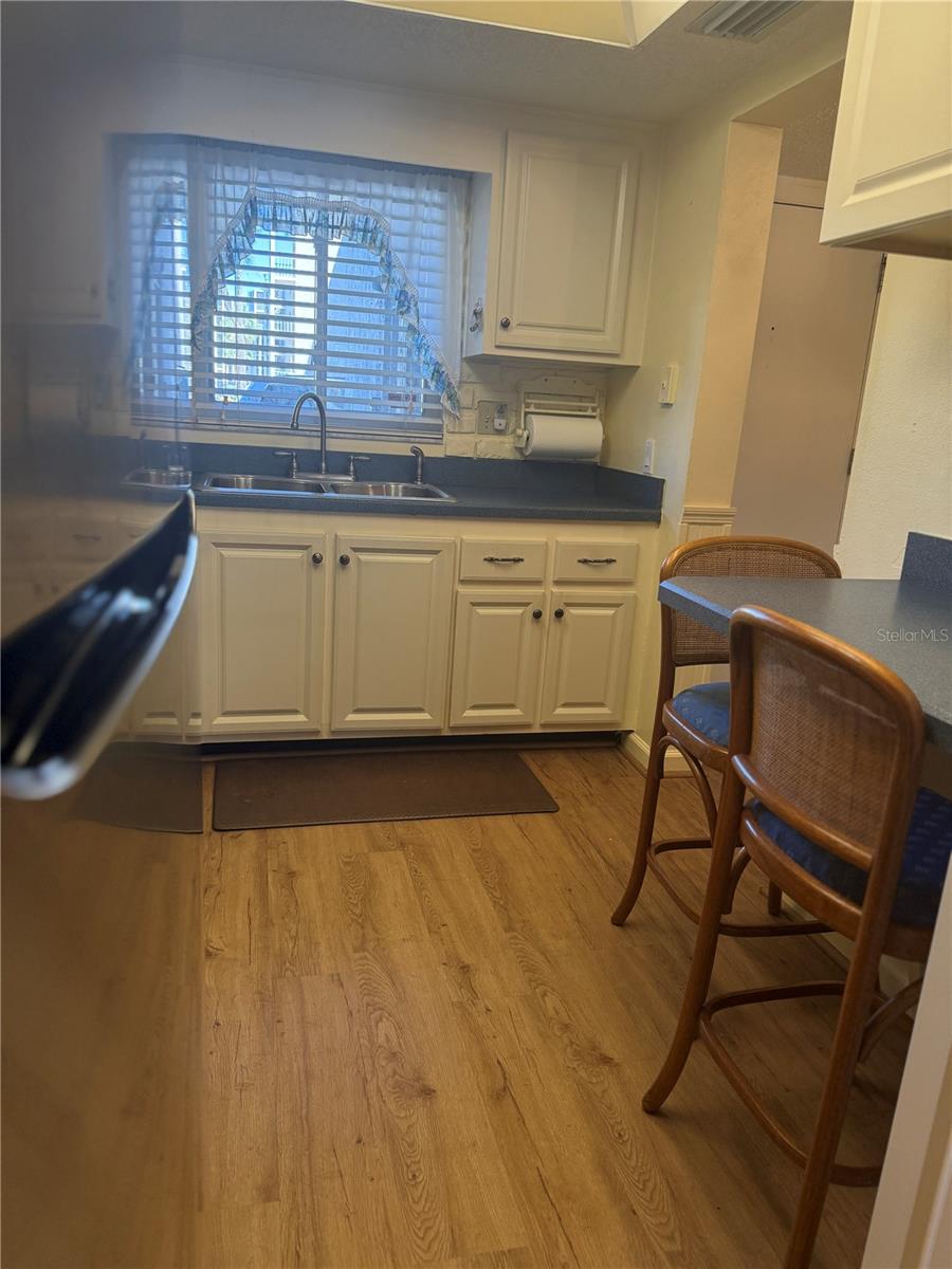 3697 LAKE BAYSHORE DR #H-109