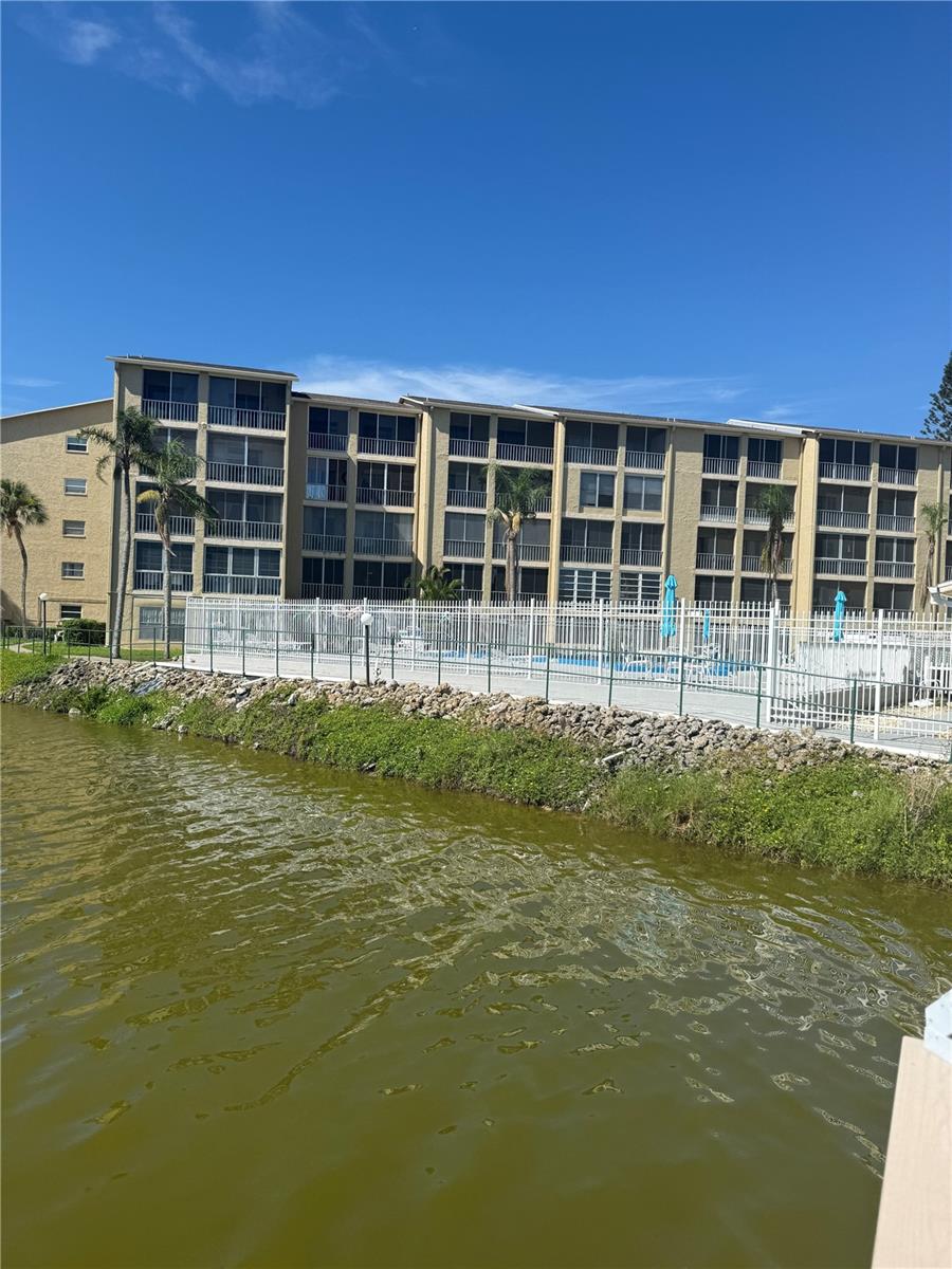 3697 LAKE BAYSHORE DR #H-109