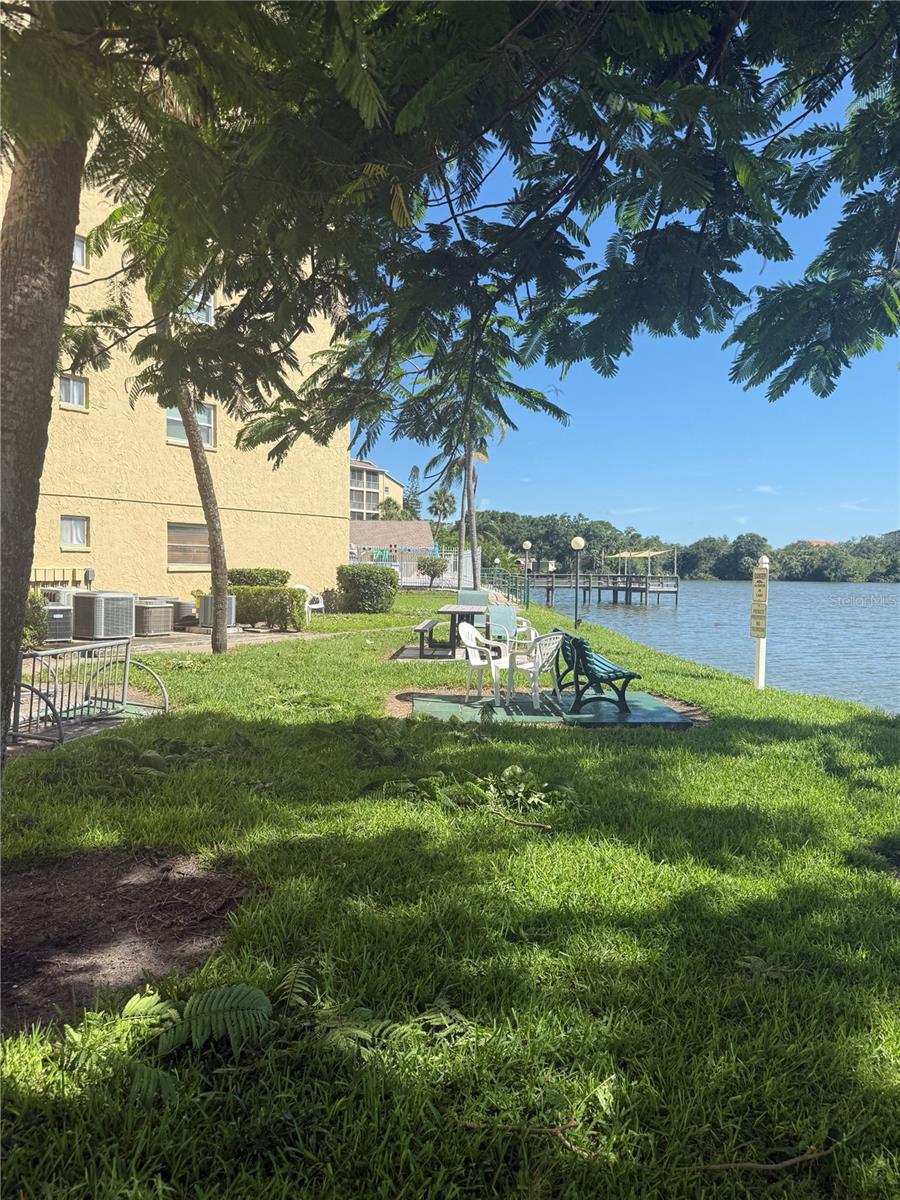 3697 LAKE BAYSHORE DR #H-109