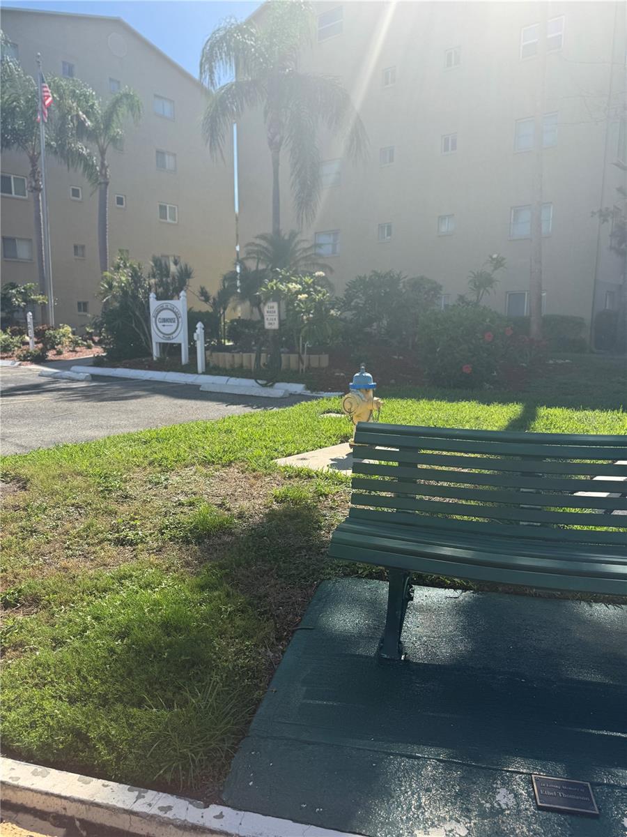 3697 LAKE BAYSHORE DR #H-109