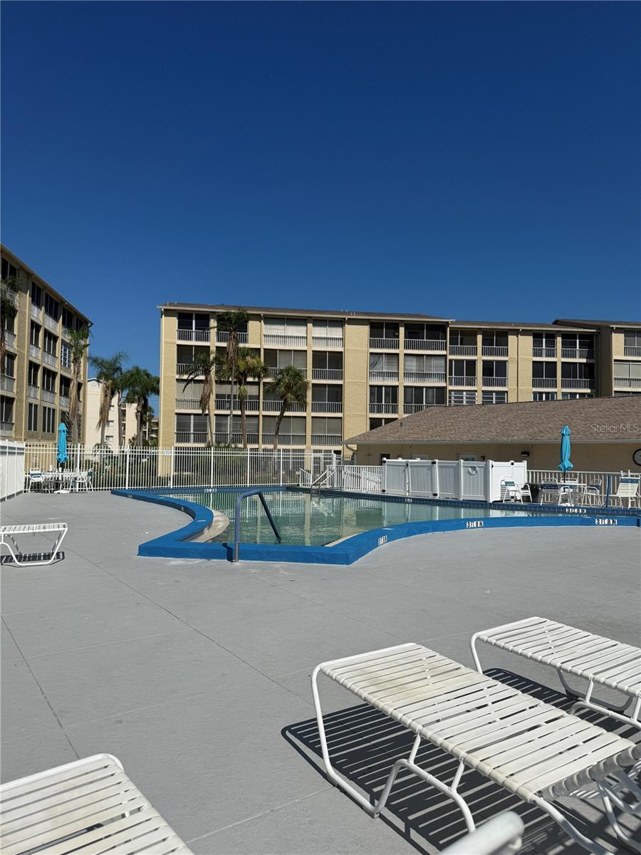 3697 LAKE BAYSHORE DR #H-109