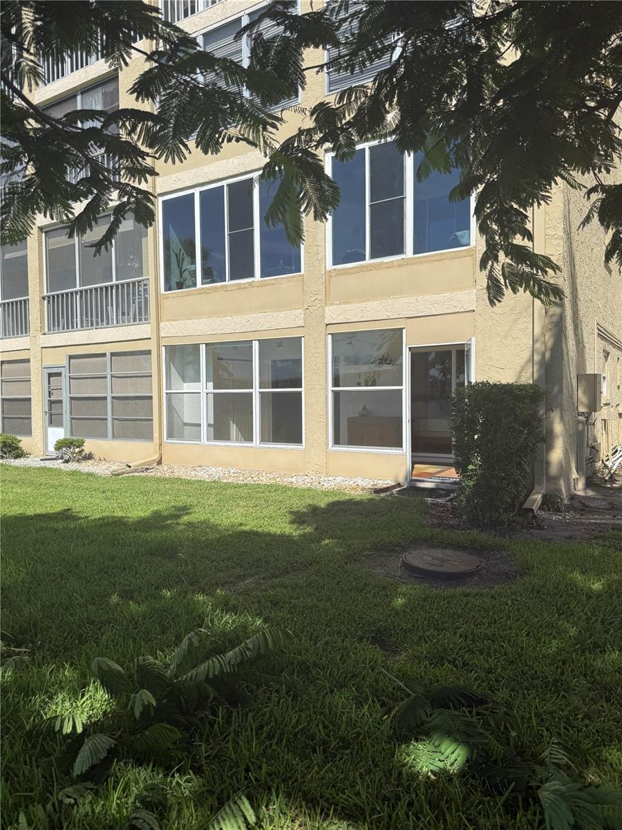 3697 LAKE BAYSHORE DR #H-109