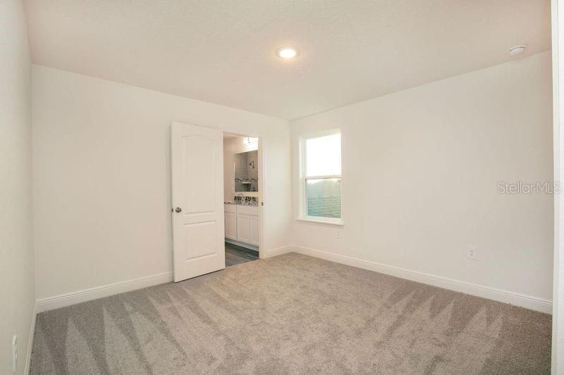 2104 CITRUS BREEZE DR