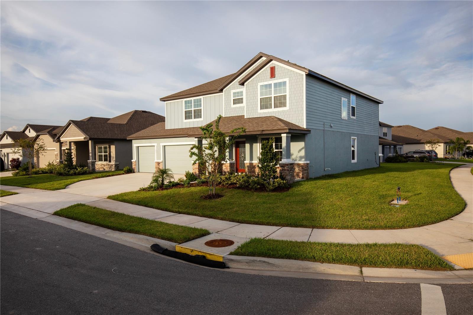 2104 CITRUS BREEZE DR