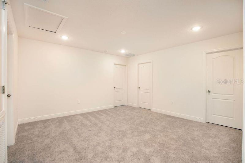 2104 CITRUS BREEZE DR