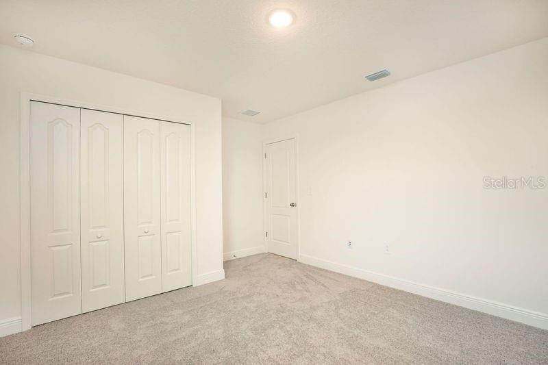 2104 CITRUS BREEZE DR