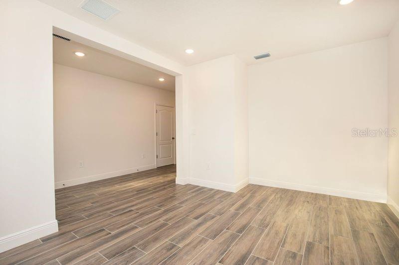 2104 CITRUS BREEZE DR