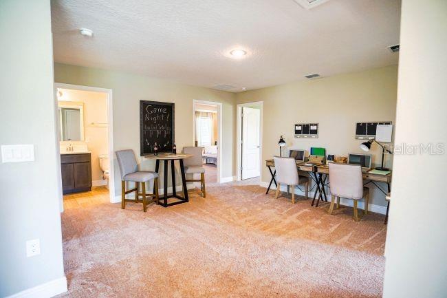 2104 CITRUS BREEZE DR