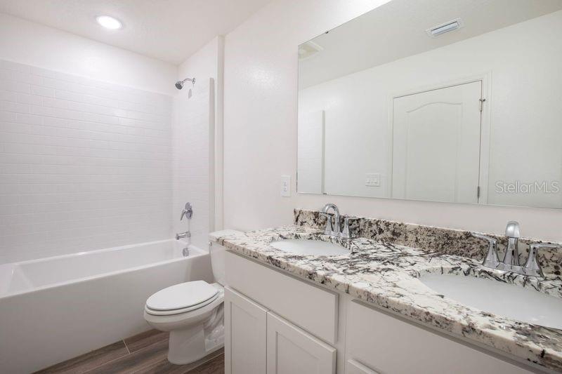 2104 CITRUS BREEZE DR