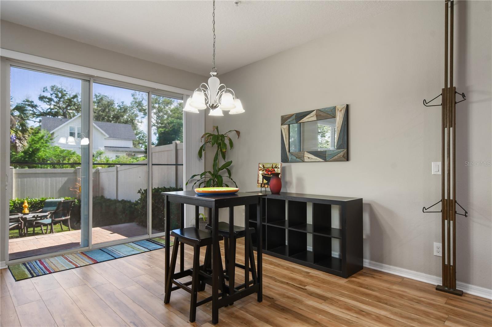 814 WALKERS GROVE LN