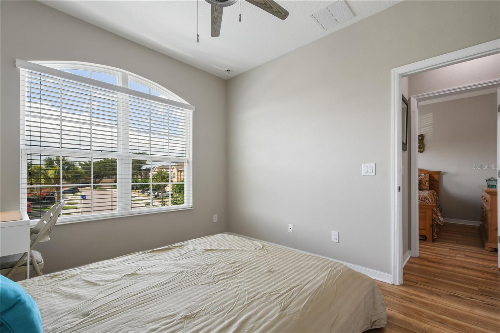 814 WALKERS GROVE LN