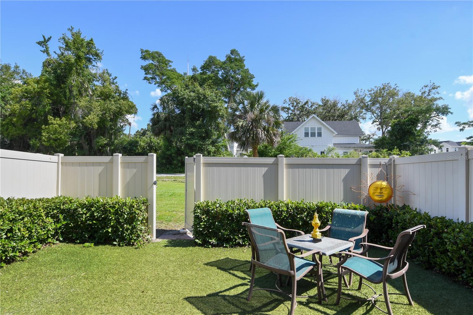 814 WALKERS GROVE LN