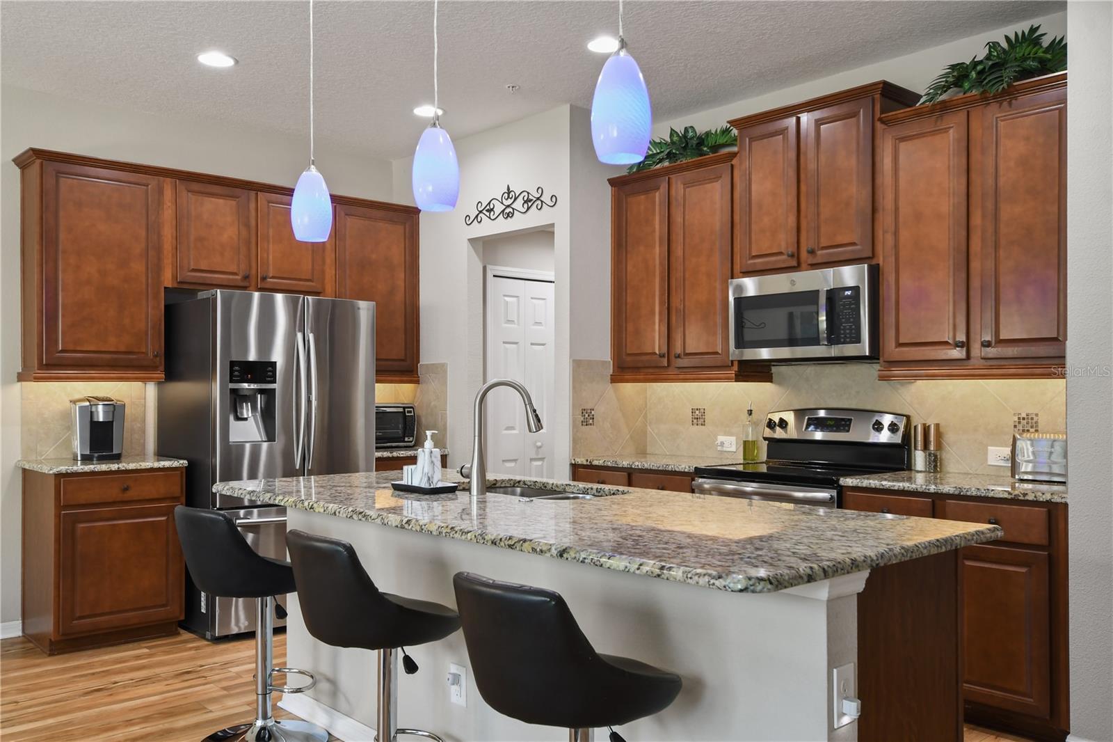 814 WALKERS GROVE LN