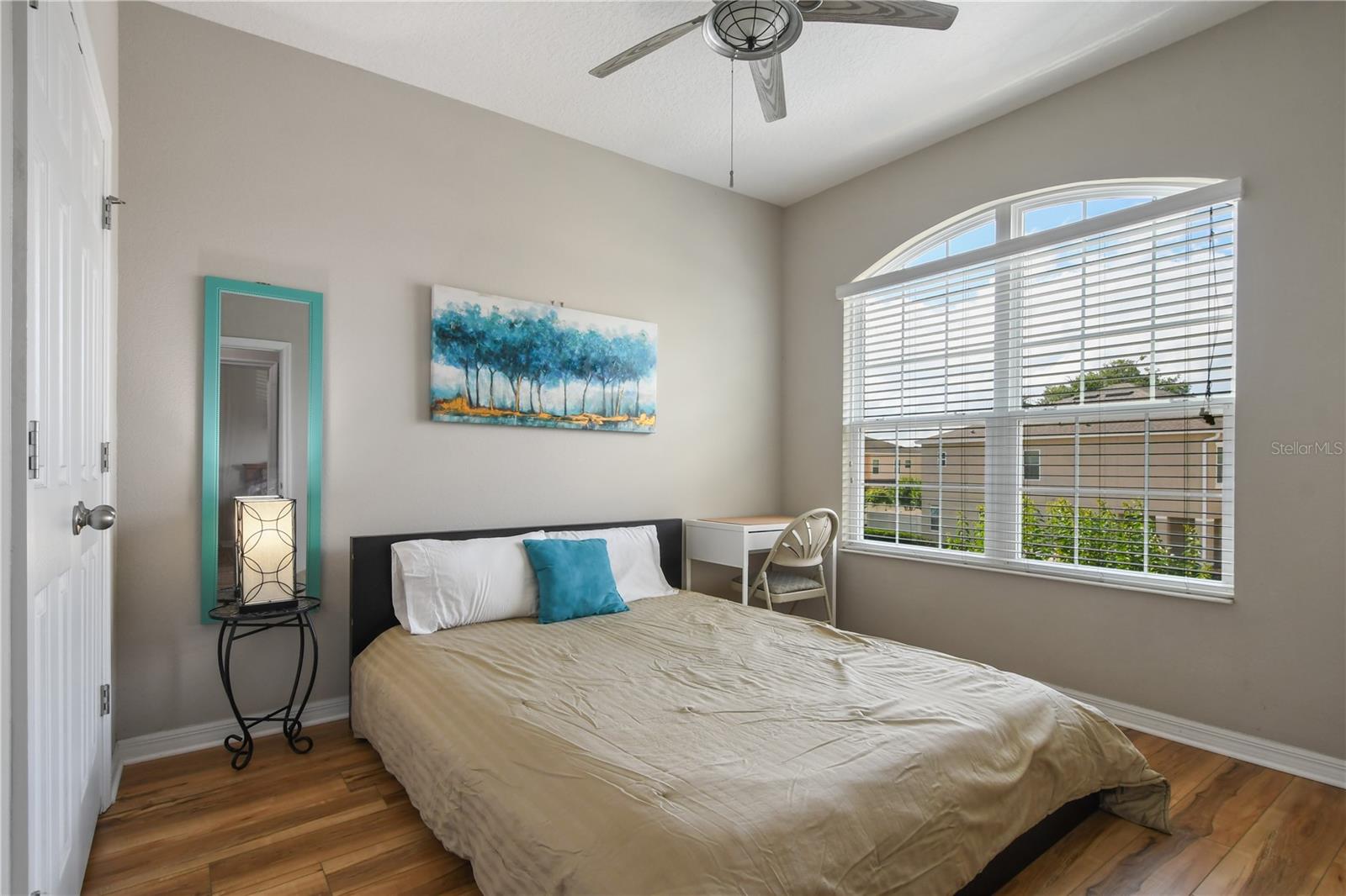 814 WALKERS GROVE LN