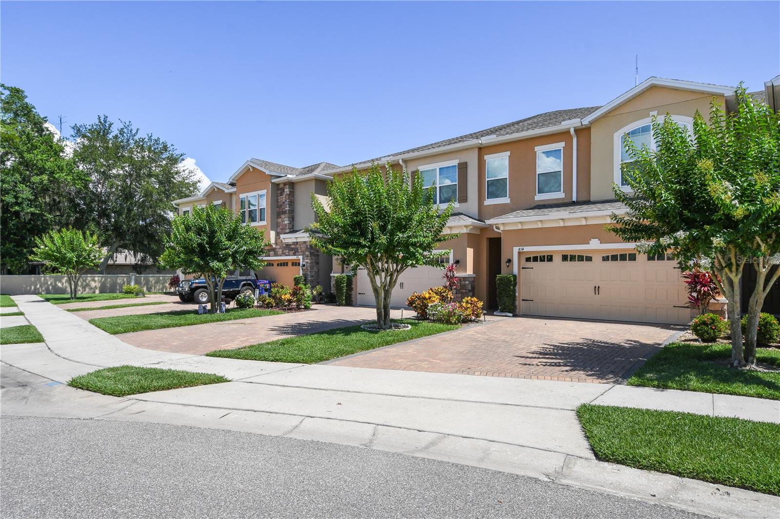 814 WALKERS GROVE LN