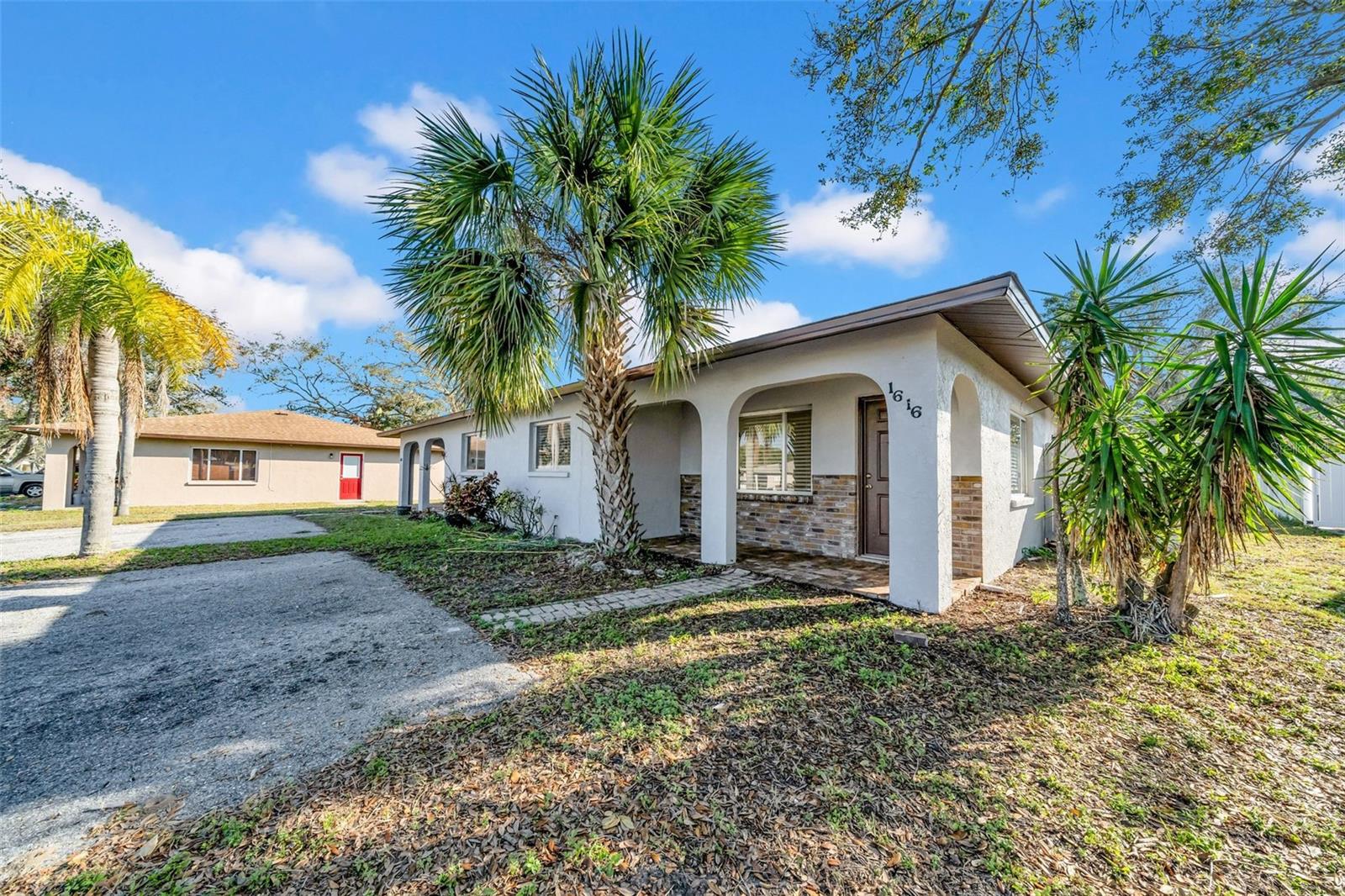 1616 39TH AVENUE DR E