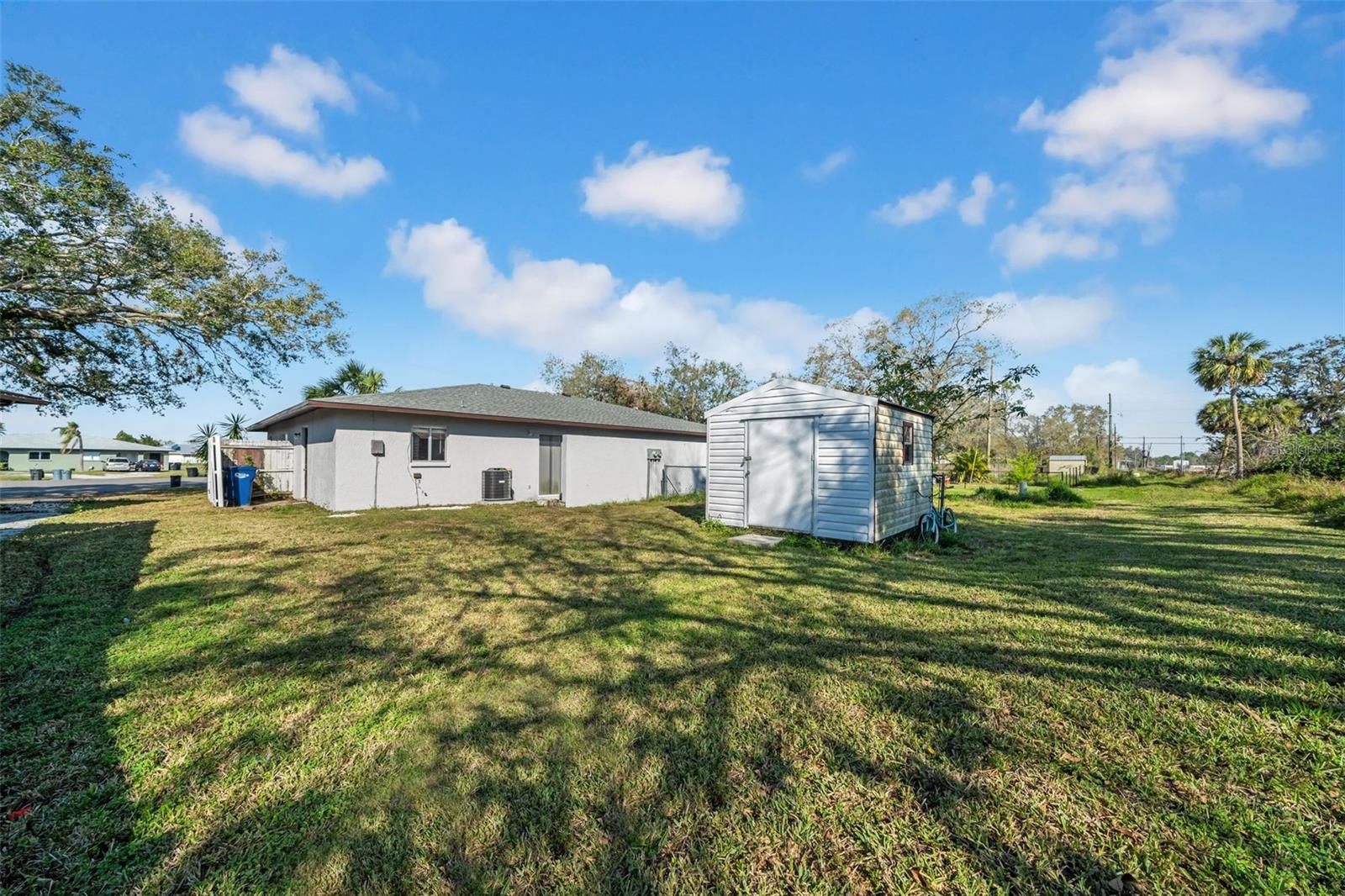 1616 39TH AVENUE DR E