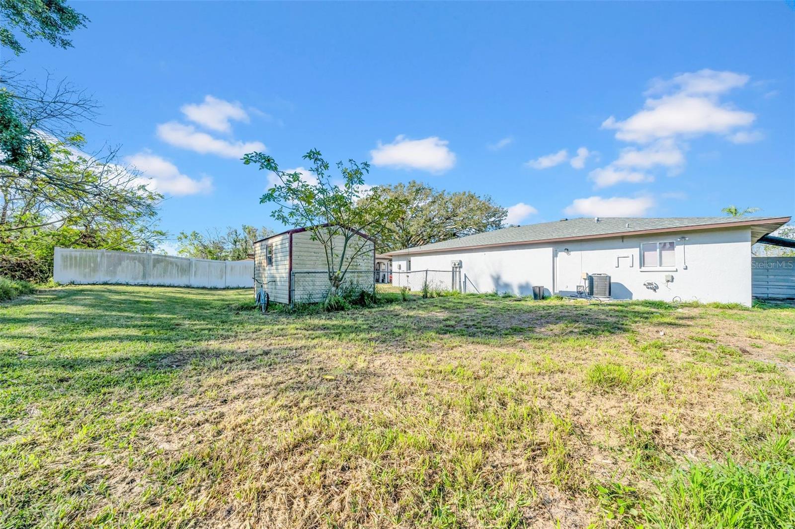 1616 39TH AVENUE DR E