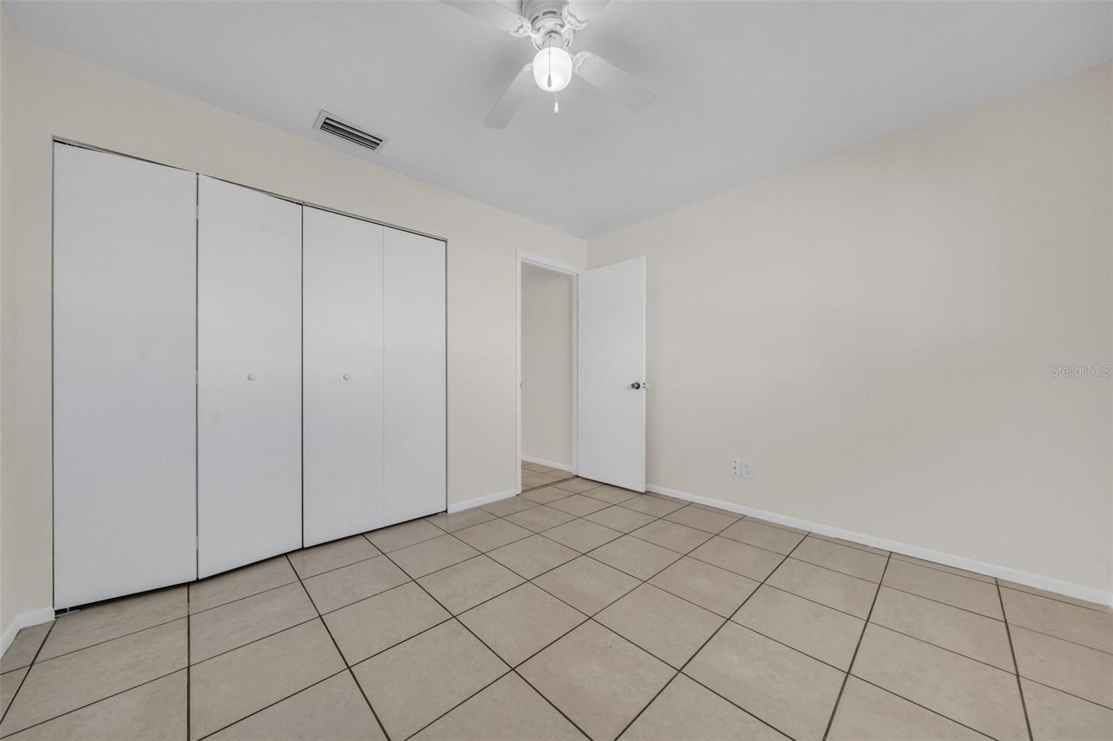 1616 39TH AVENUE DR E