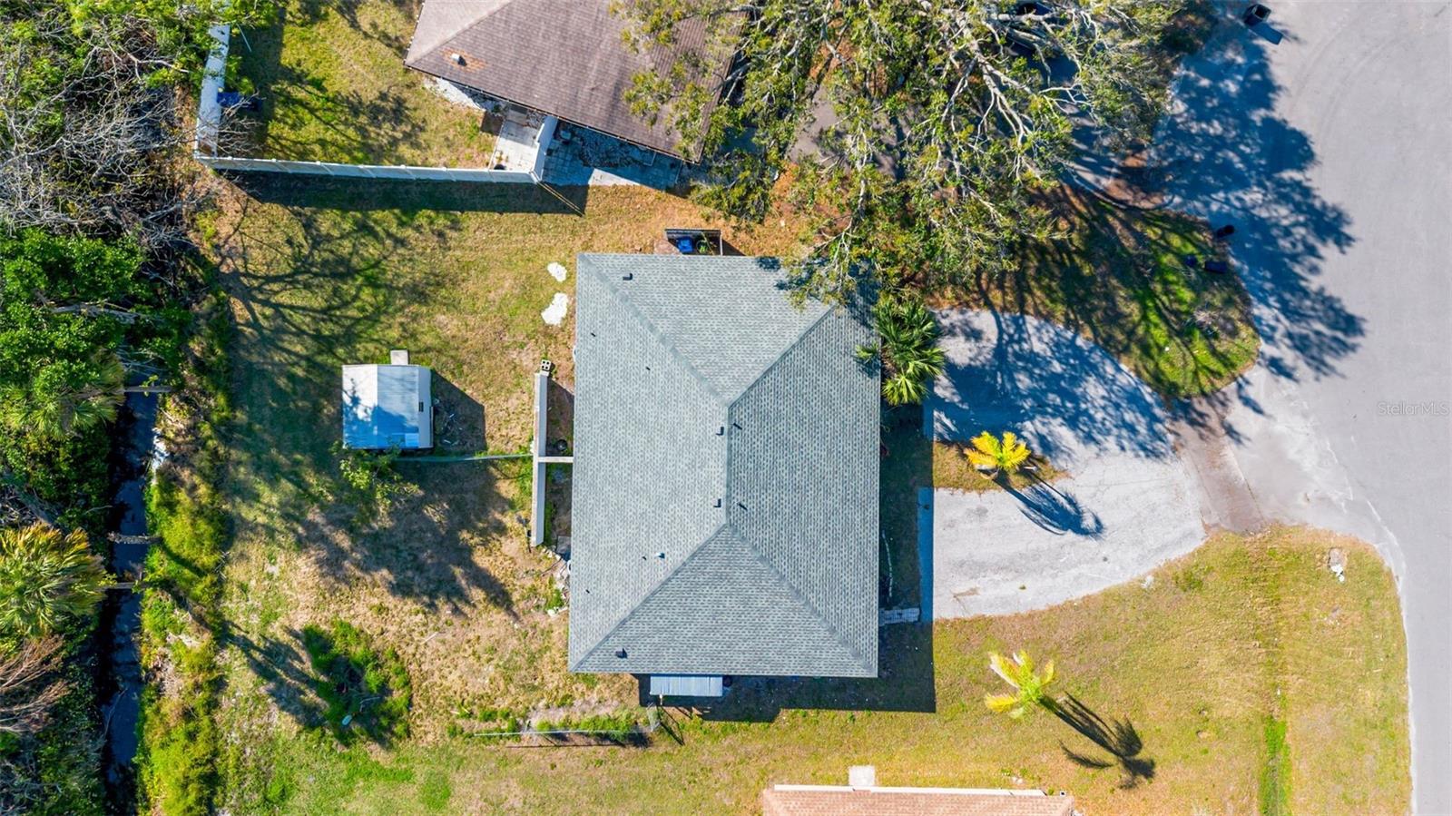 1616 39TH AVENUE DR E