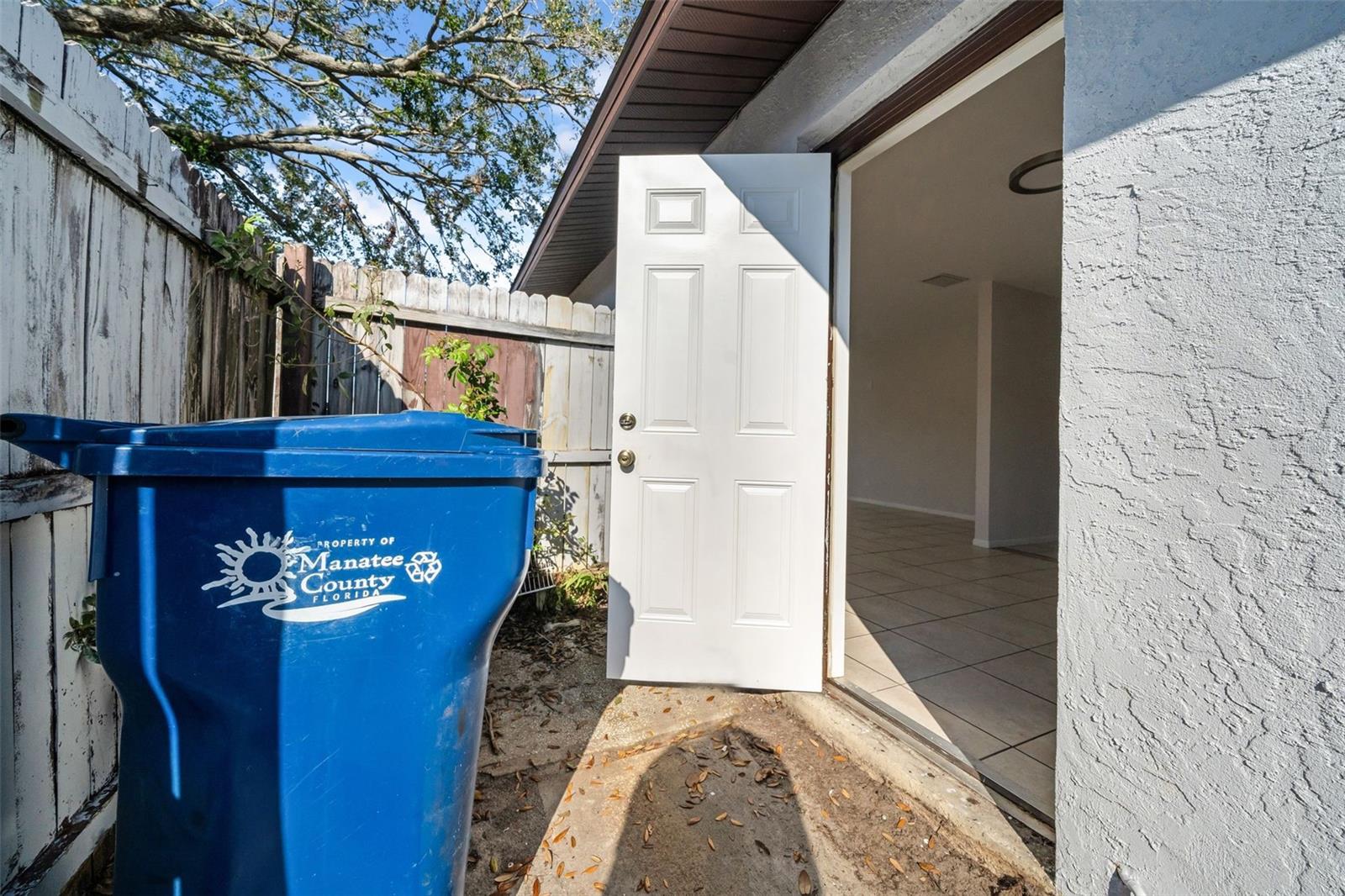 1616 39TH AVENUE DR E