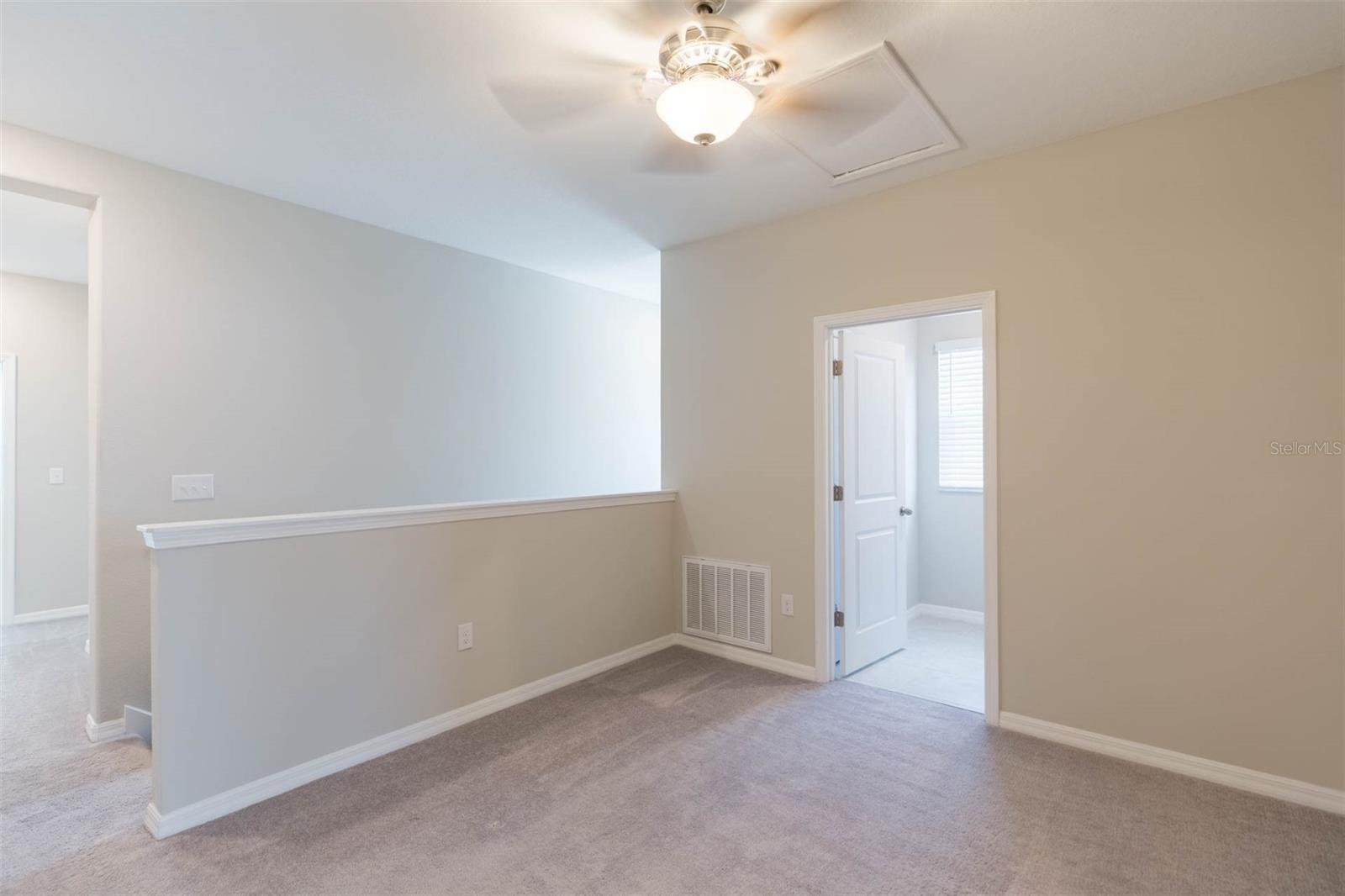 31588 BLUE PASSING LOOP