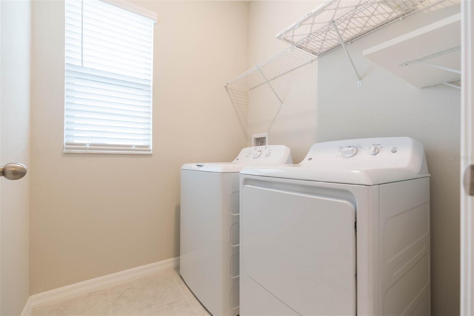 31588 BLUE PASSING LOOP