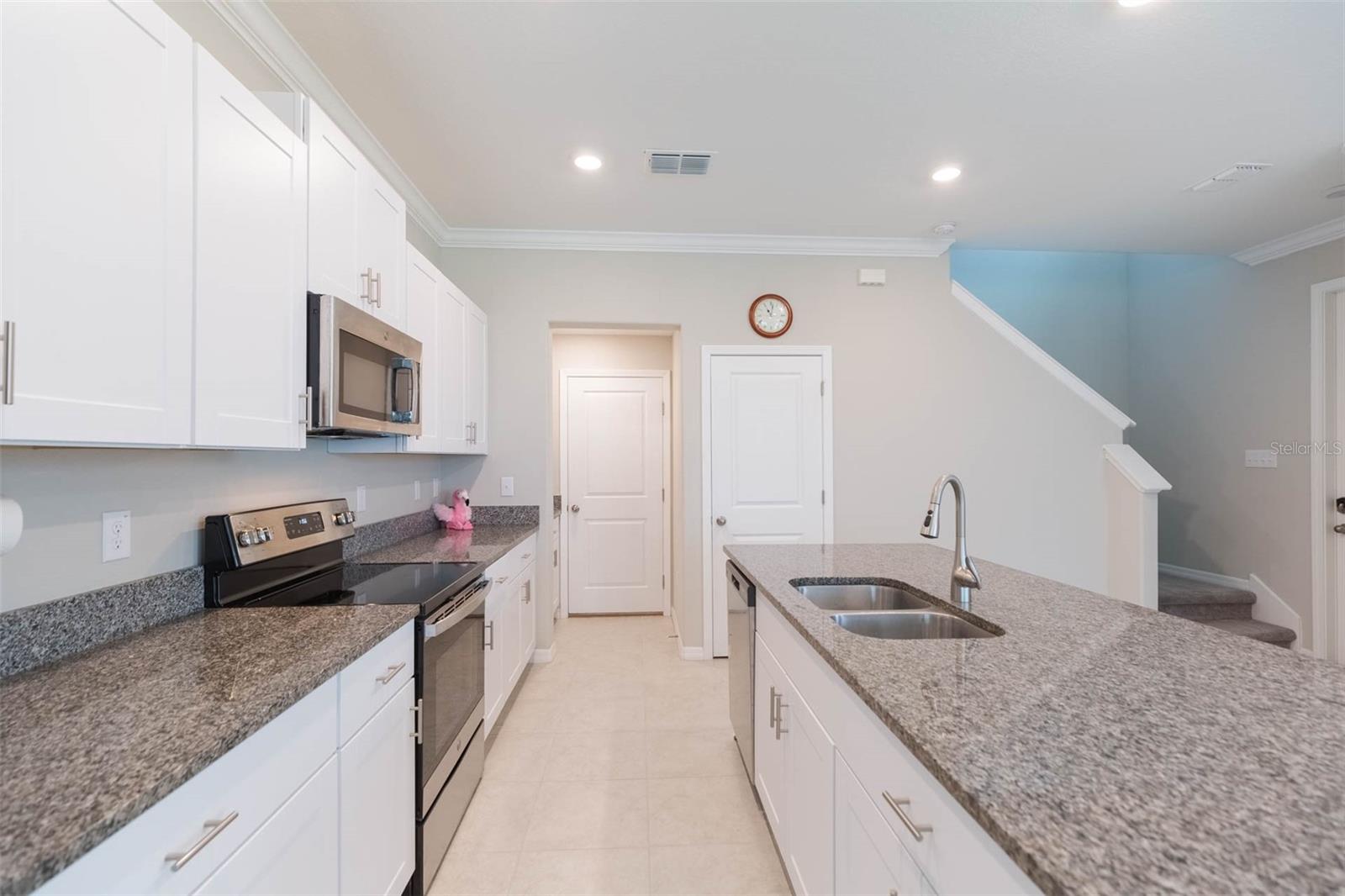 31588 BLUE PASSING LOOP